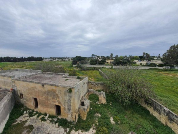 casale in vendita a Lecce in zona Partigiani