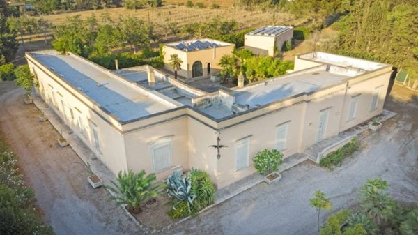 negozio in vendita a Lecce in zona Rudiae