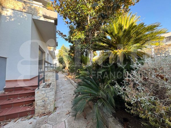 casa indipendente in vendita a Lecce in zona Partigiani