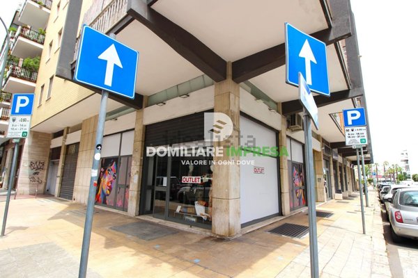 locale commerciale in vendita a Lecce in zona Ariosto