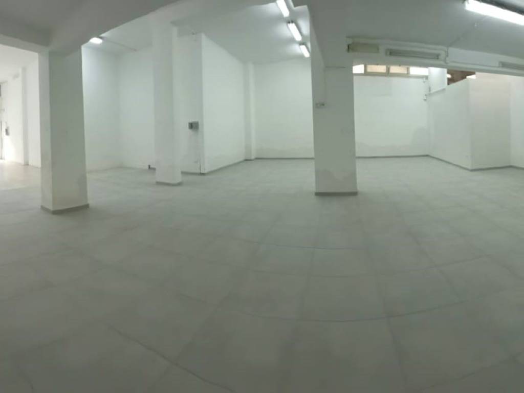 negozio in vendita a Lecce in zona Centro Città