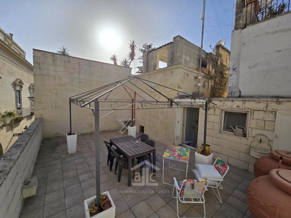 casa indipendente in vendita a Lecce in zona Centro Città