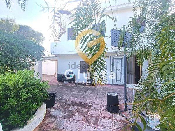 casa indipendente in vendita a Lecce in zona Casalabate