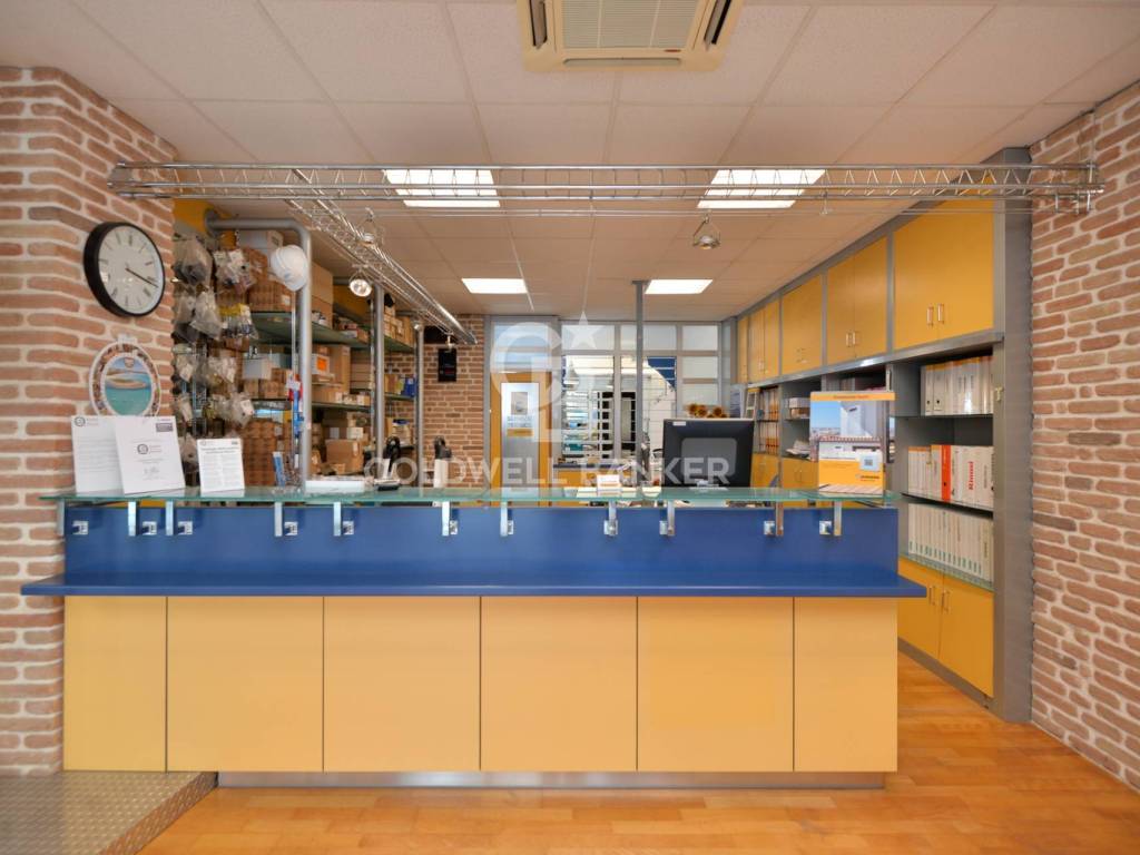 negozio in vendita a Lecce in zona Partigiani