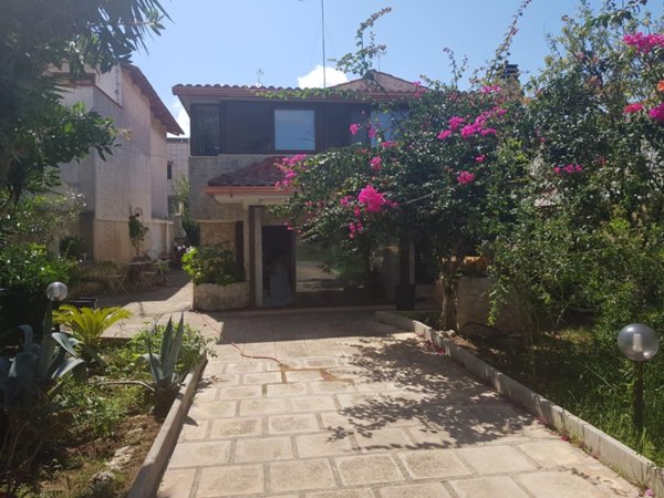 casa indipendente in vendita a Lecce in zona Frigole