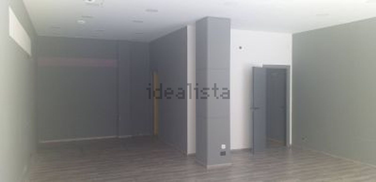 locale commerciale in vendita a Lecce in zona Centro Città