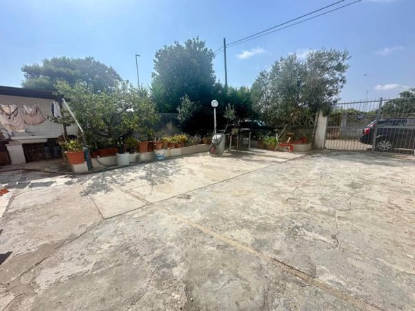 casa indipendente in vendita a Lecce in zona Torre Chianca