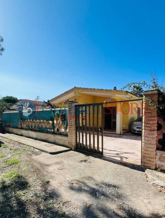casa indipendente in vendita a Lecce in zona Borgo Grappa