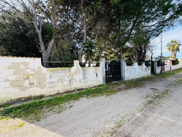 casa indipendente in vendita a Lecce in zona Torre Chianca