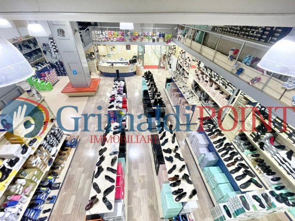 locale commerciale in vendita a Lecce in zona Mazzini