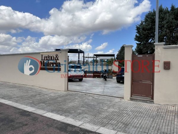 locale commerciale in vendita a Lecce in zona Salesiani