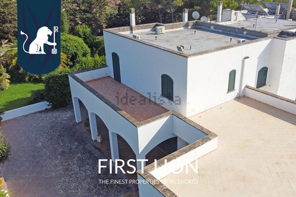 villa in vendita a Lecce in zona Rudiae