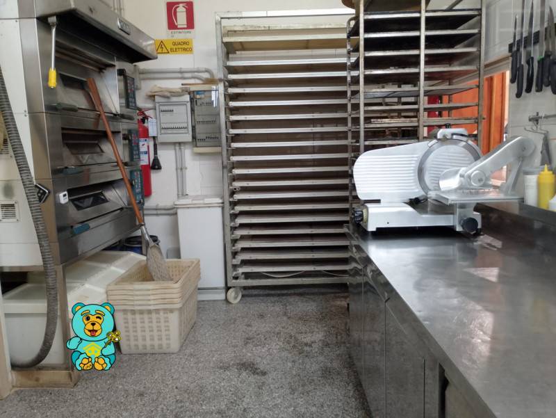 negozio in vendita a Lecce in zona Stadio