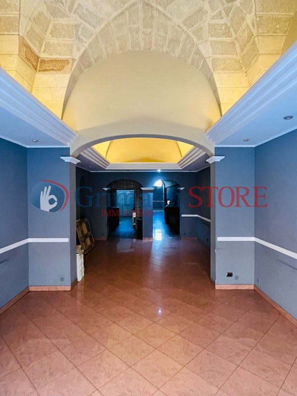 locale commerciale in vendita a Lecce in zona Centro Città