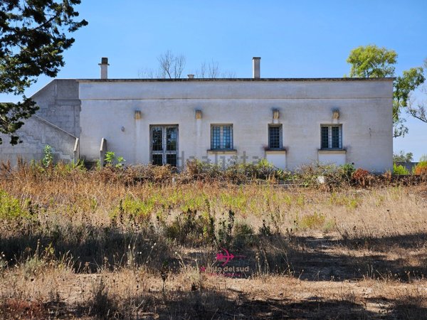 casa indipendente in vendita a Lecce in zona Frigole