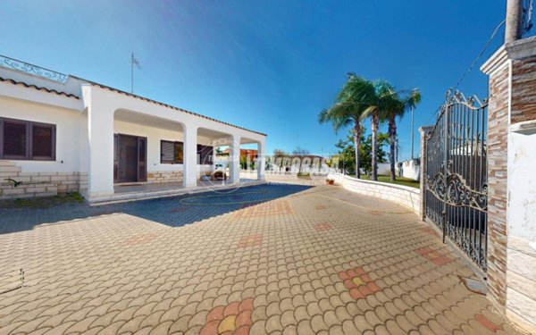 casa indipendente in vendita a Lecce in zona Frigole