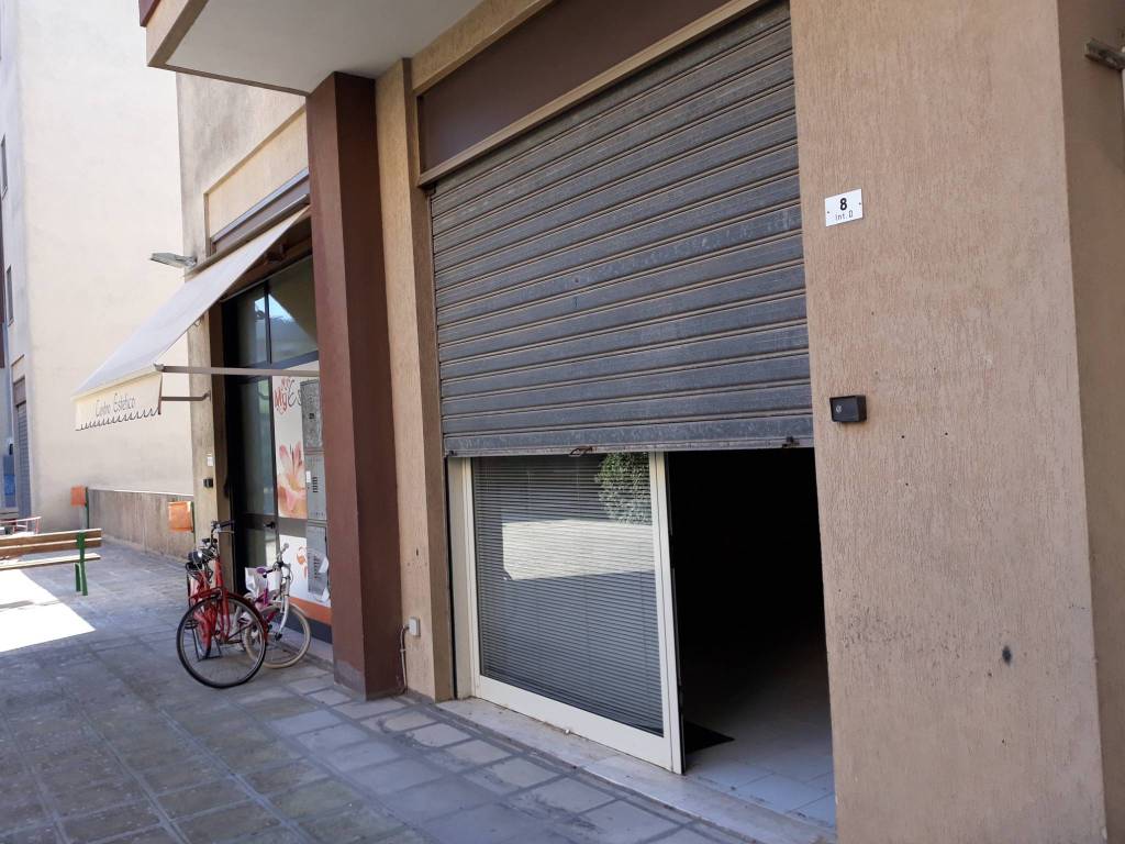 negozio in vendita a Lecce in zona Leuca