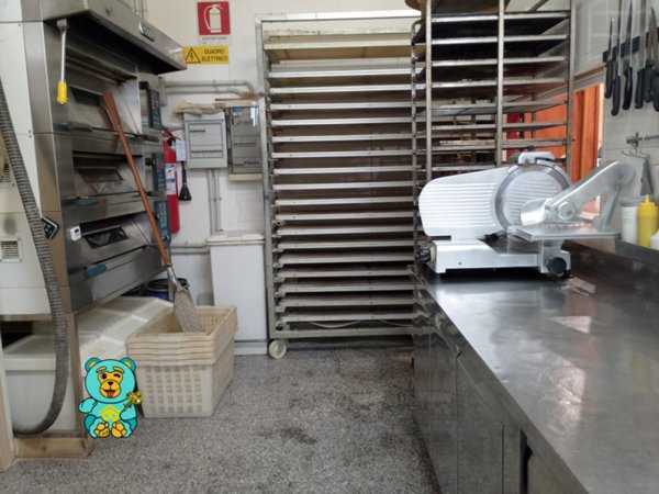 negozio in vendita a Lecce in zona Stadio