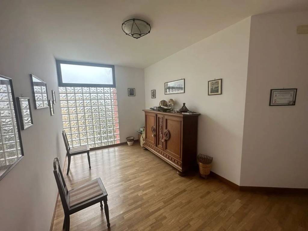 ufficio in vendita a Lecce in zona Leuca