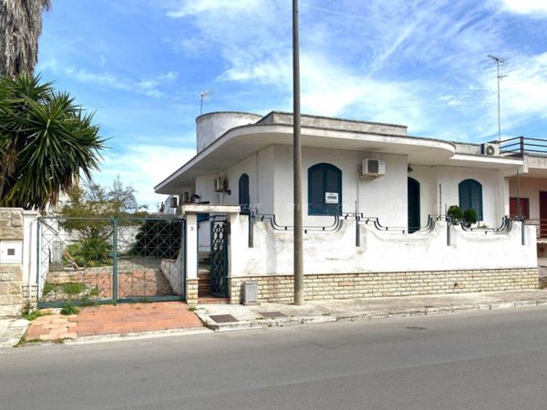 casa indipendente in vendita a Lecce in zona Centro Città