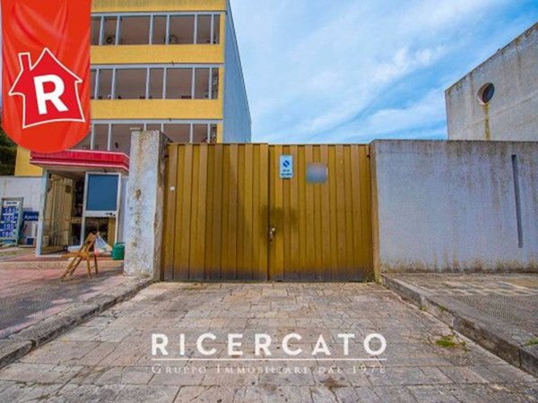 negozio in vendita a Lecce in zona Partigiani