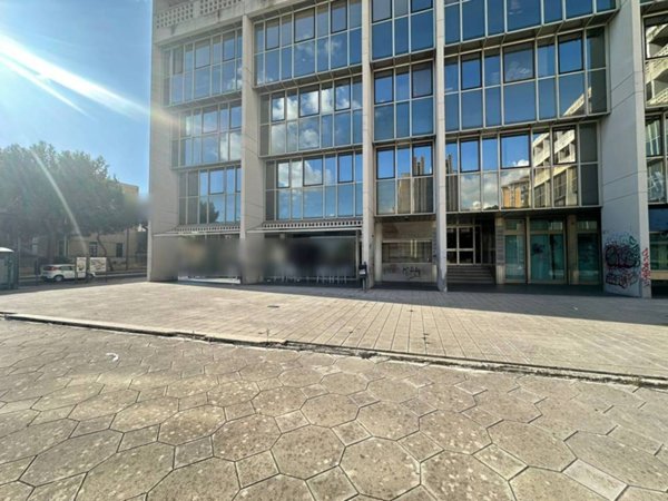 locale commerciale in vendita a Lecce in zona Ariosto