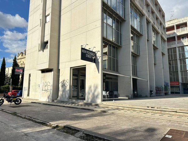 negozio in vendita a Lecce in zona Ariosto