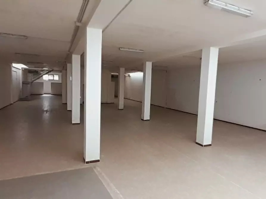 locale di sgombero in vendita a Lecce