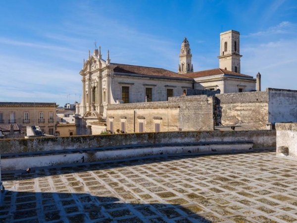 intera palazzina in vendita a Lecce in zona Centro Città