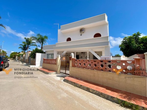 casa indipendente in vendita a Lecce in zona Casalabate