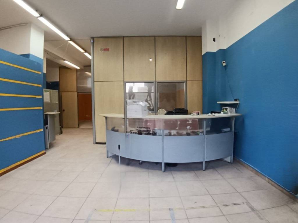 negozio in vendita a Lecce in zona Santa Rosa