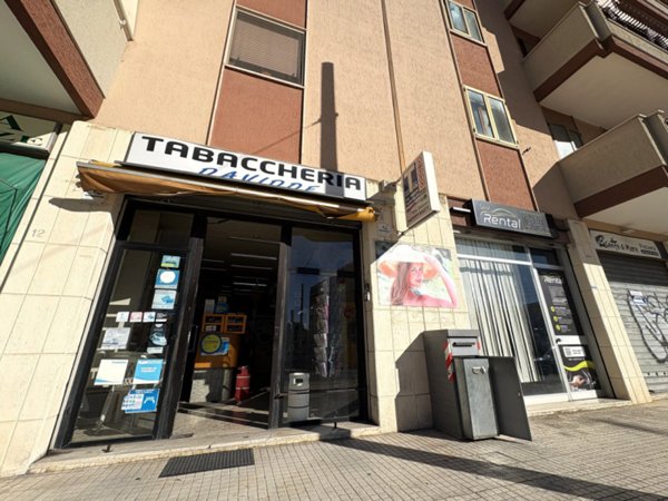 negozio in vendita a Lecce in zona Rudiae