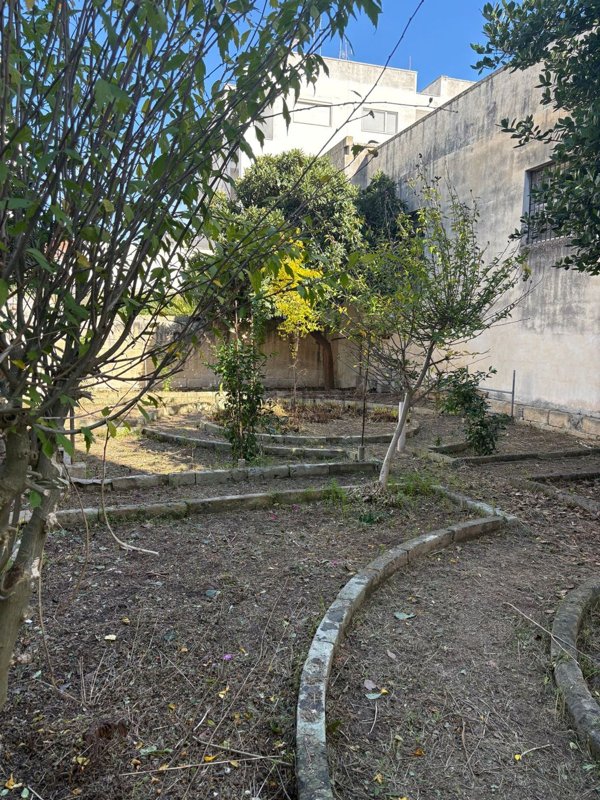 casa indipendente in vendita a Lecce in zona Centro Città