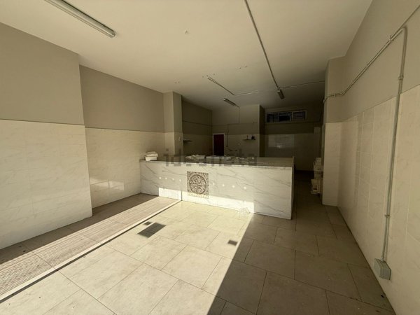 locale commerciale in vendita a Lecce