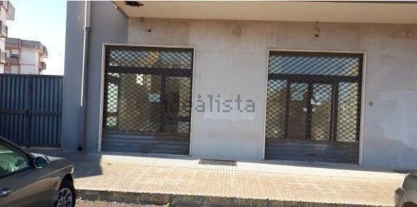 locale commerciale in vendita a Lecce