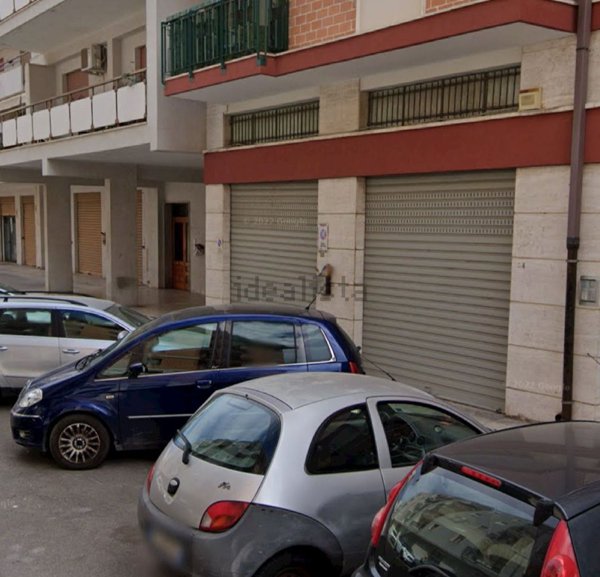 locale commerciale in vendita a Lecce