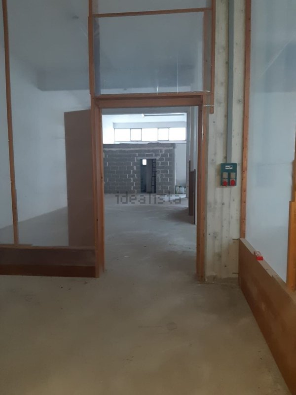 locale commerciale in vendita a Lecce