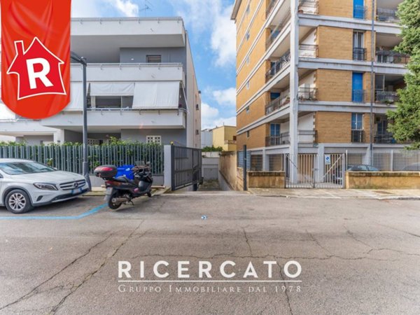 locale commerciale in vendita a Lecce