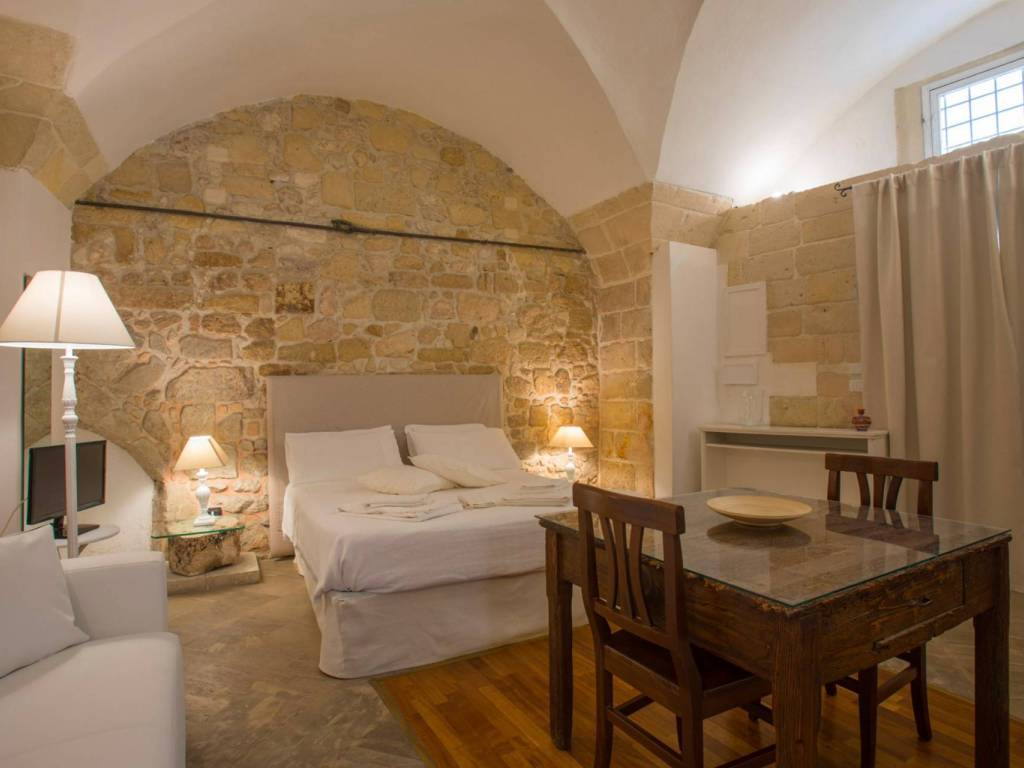 negozio in vendita a Lecce in zona Centro Città