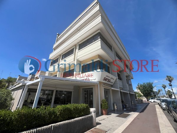 locale commerciale in vendita a Lecce