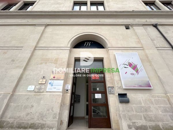 ufficio in vendita a Lecce in zona Rudiae