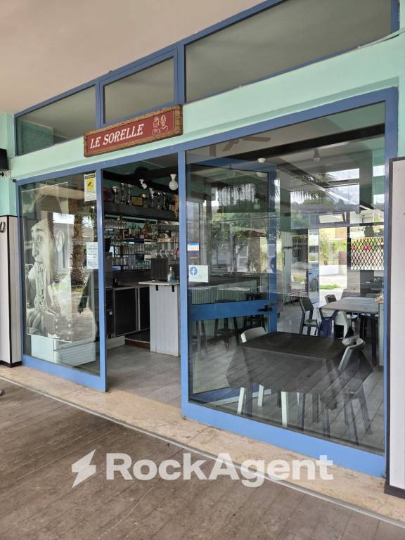 negozio in vendita a Lecce in zona San Cataldo