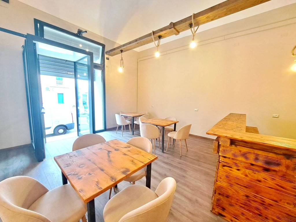 negozio in vendita a Lecce in zona Centro Città