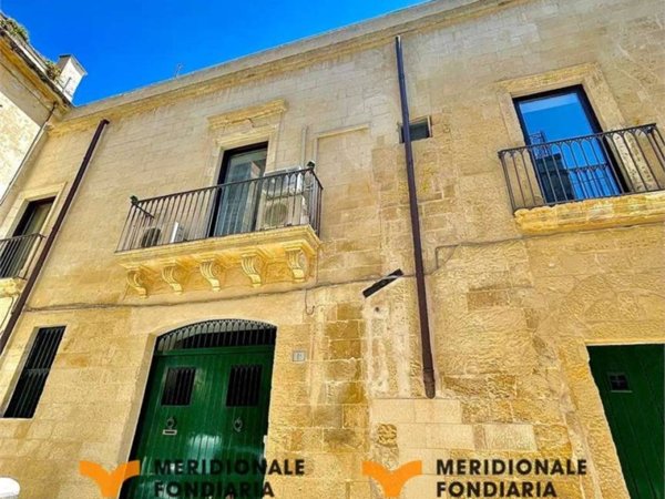 casa indipendente in vendita a Lecce in zona Centro Città