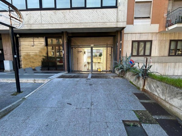 negozio in vendita a Lecce in zona Partigiani