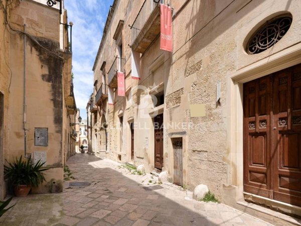 intera palazzina in vendita a Lecce in zona Centro Città