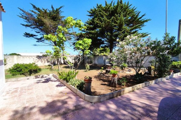 casa indipendente in vendita a Lecce in zona Torre Chianca