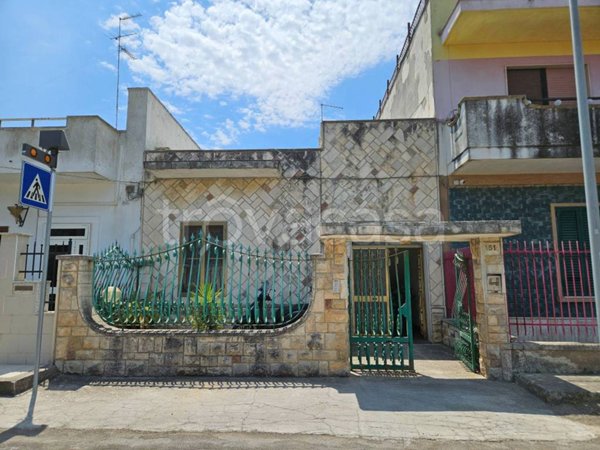 casa indipendente in vendita a Lecce in zona Partigiani