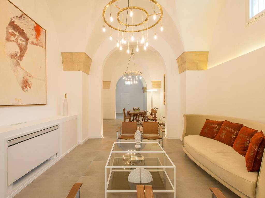 intera palazzina in vendita a Lecce in zona Centro Città