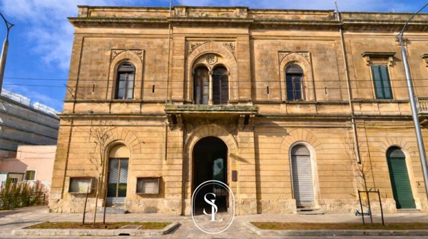 negozio in vendita a Lecce in zona Centro Città